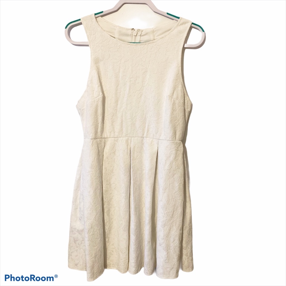 Lulu’s eyelet lace white open back mini dress XL